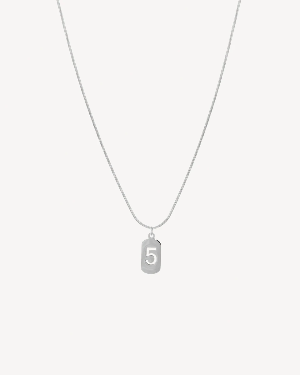 GARGANTILLA NUMERAL - PLATEADO 
